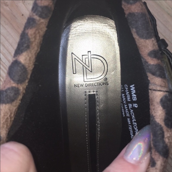 New Directions Charm Leopard print ankle Booties - Picture 5 of 8